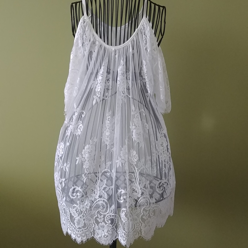 🌟HOST PICK 🌟 Dress Coverup, white lace size "M" but can fit size "L" - Picture 5 of 6